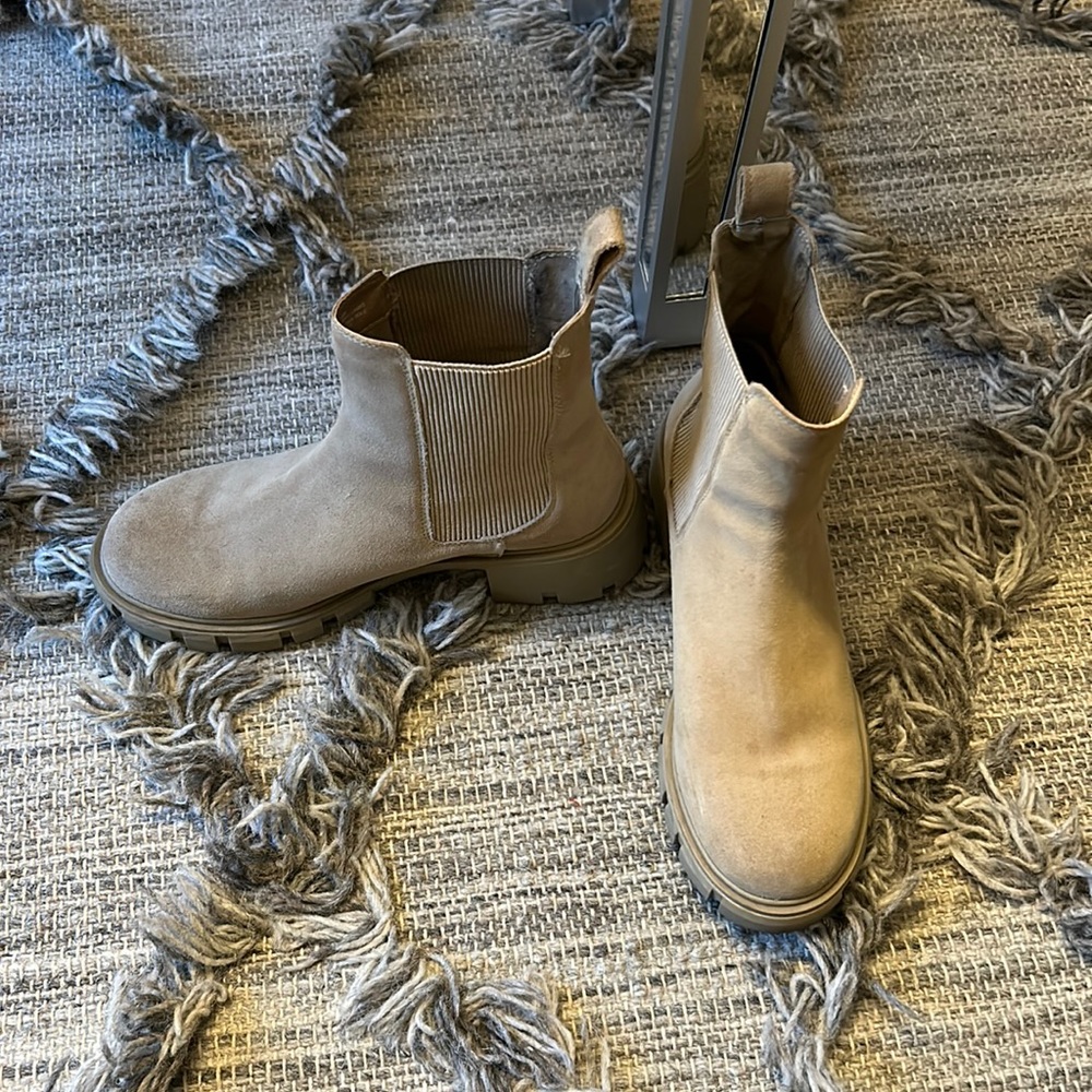 Steve Madden boot